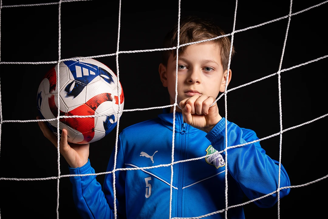 Focení fotbalistu v ateliéru